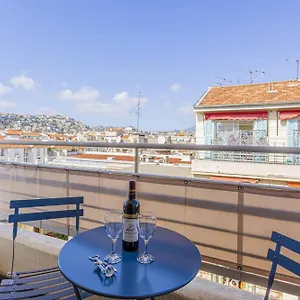 Apartment Berlioz 1 - Center 2 - Last Floor, Nice